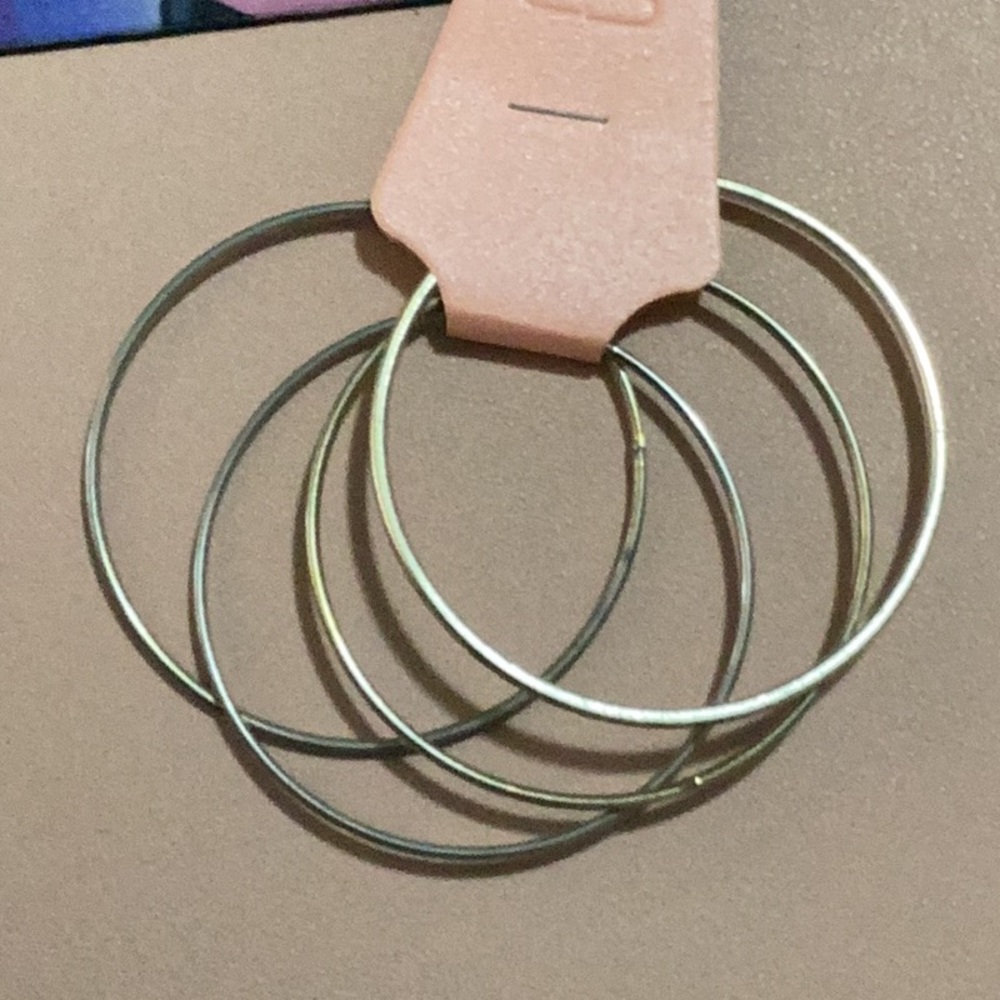 Metallic bangle set